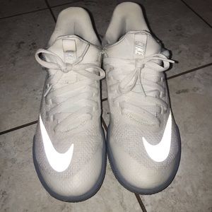NIKE Zoom Shift Shoes